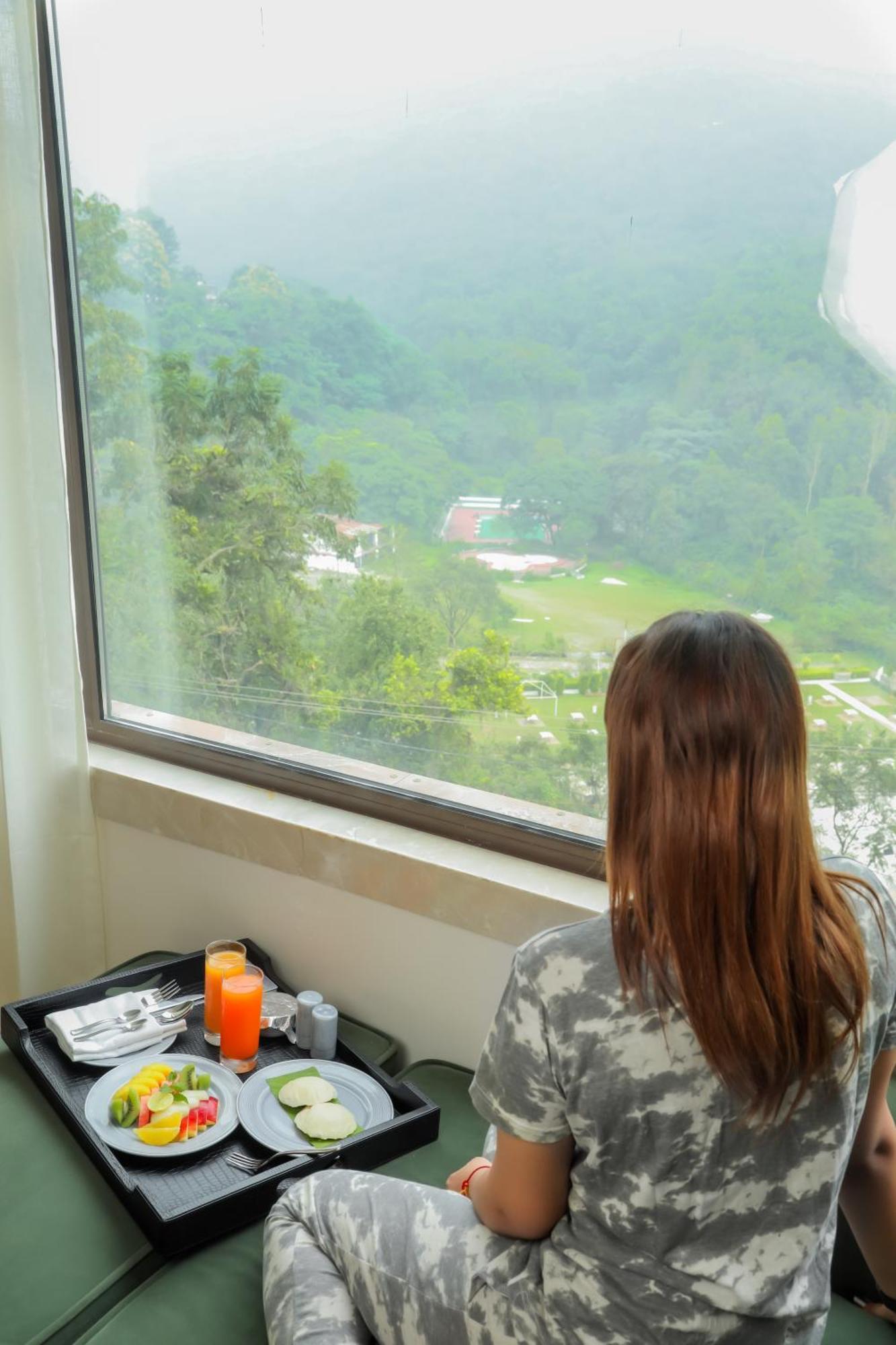 The Prominence Mussoorie Road Dehradun Hotel ภายนอก รูปภาพ