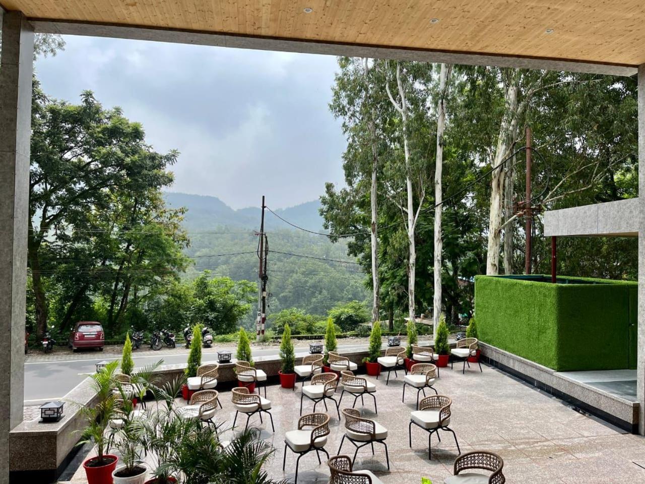 The Prominence Mussoorie Road Dehradun Hotel ภายนอก รูปภาพ