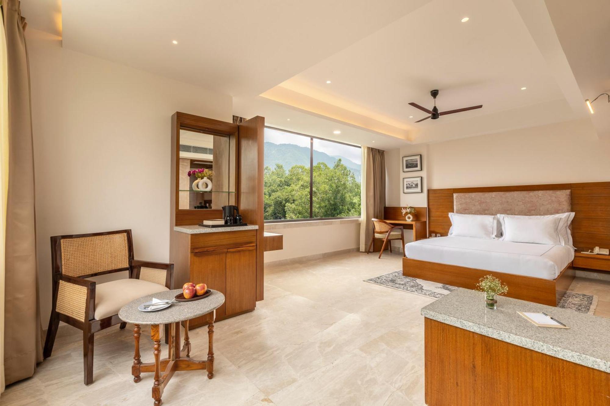 The Prominence Mussoorie Road Dehradun Hotel ภายนอก รูปภาพ