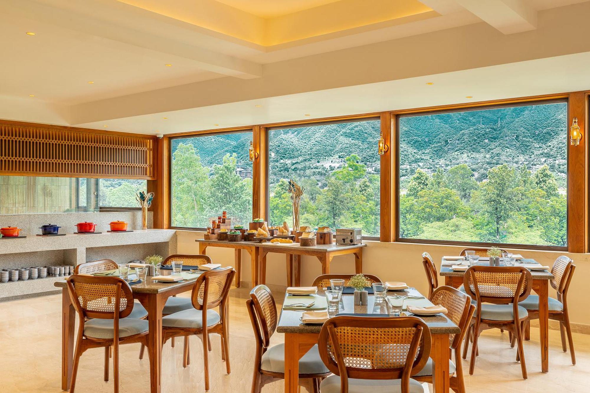 The Prominence Mussoorie Road Dehradun Hotel ภายนอก รูปภาพ
