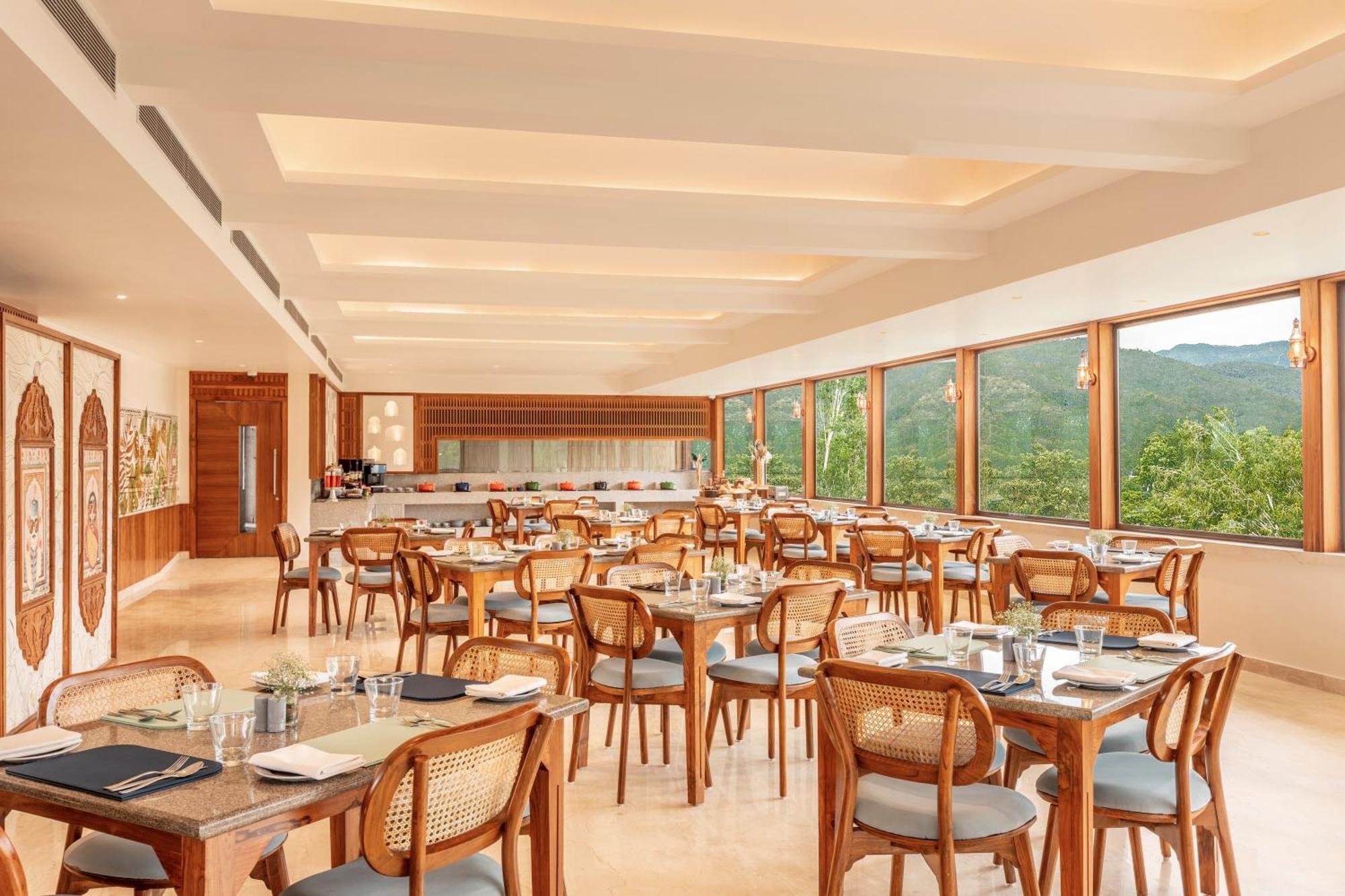 The Prominence Mussoorie Road Dehradun Hotel ภายนอก รูปภาพ