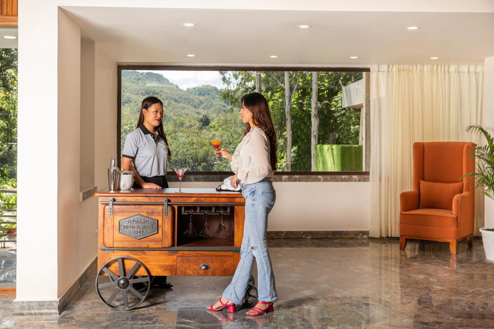 The Prominence Mussoorie Road Dehradun Hotel ภายนอก รูปภาพ